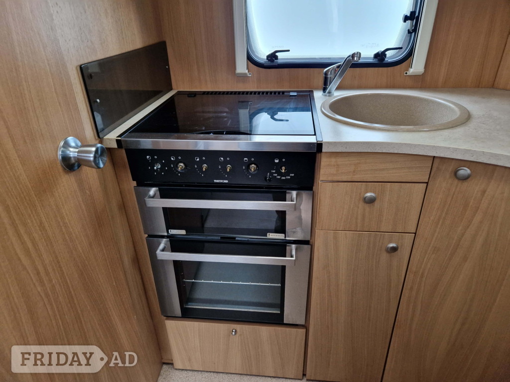[2 berth ]Swift Charisma 220