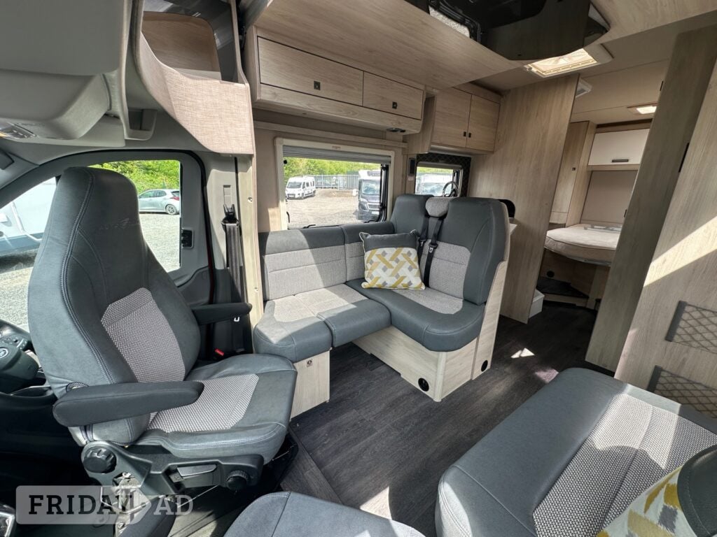 [4 berth ]Auto-Trail F74 F-Line