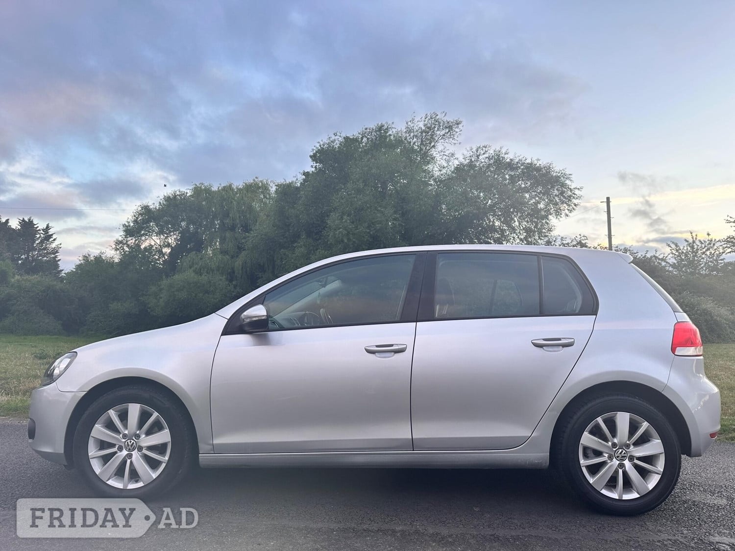 Volkswagen Golf 2011 - Cars