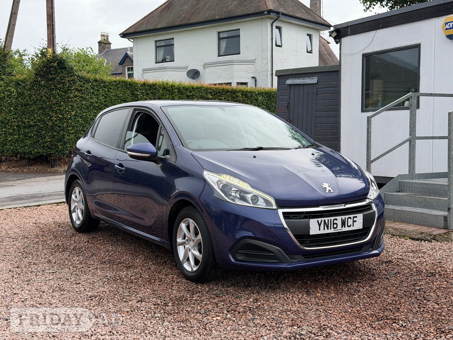 [ berth ]Peugeot 208