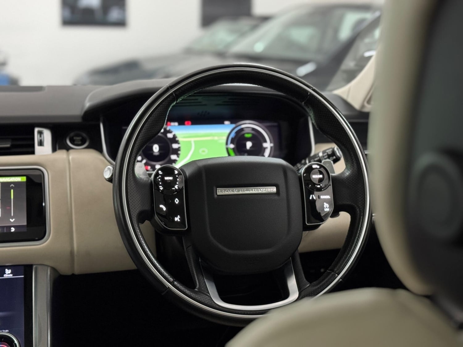 [ berth ]Land Rover Range Rover Sport