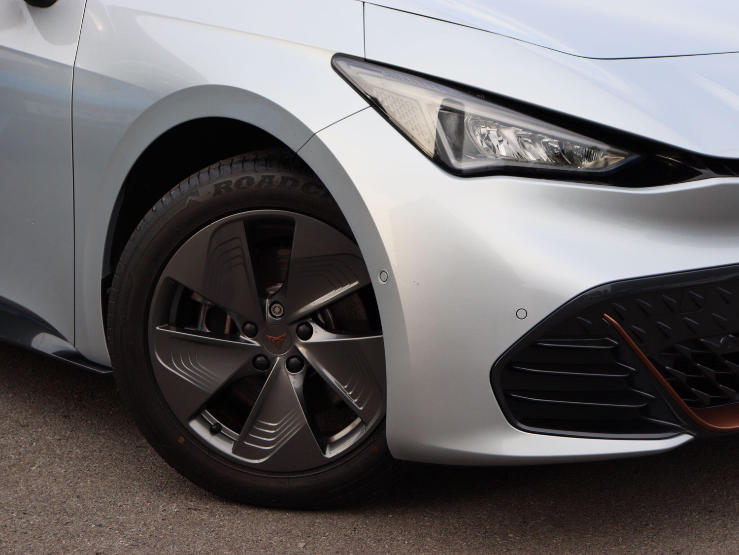 [ berth ]CUPRA Born