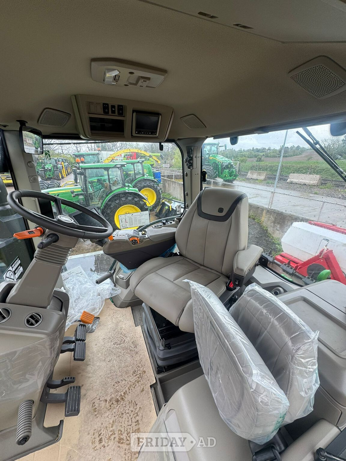 [ berth ]John Deere 8RX 410