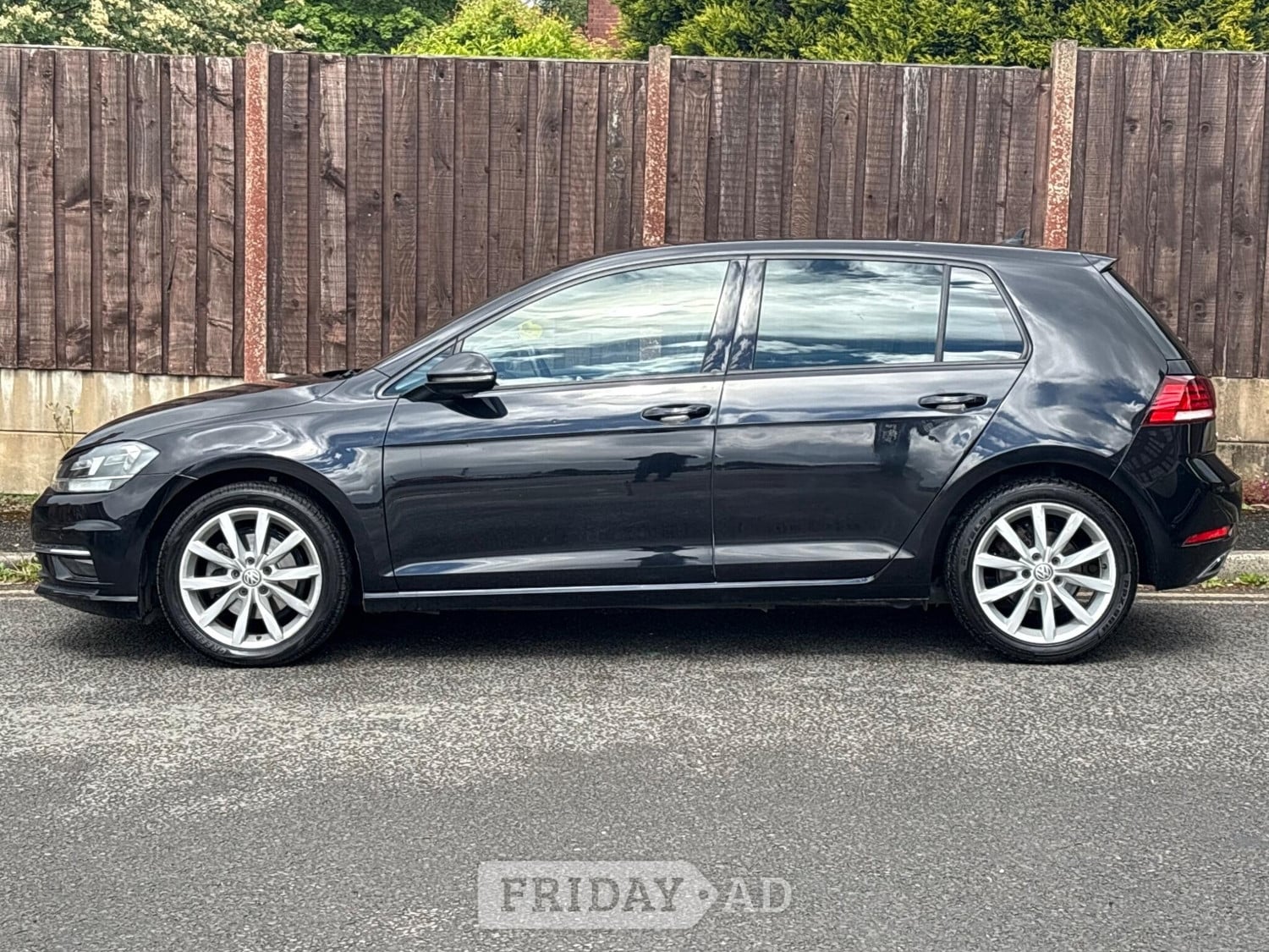 Volkswagen Golf 2019 - Cars