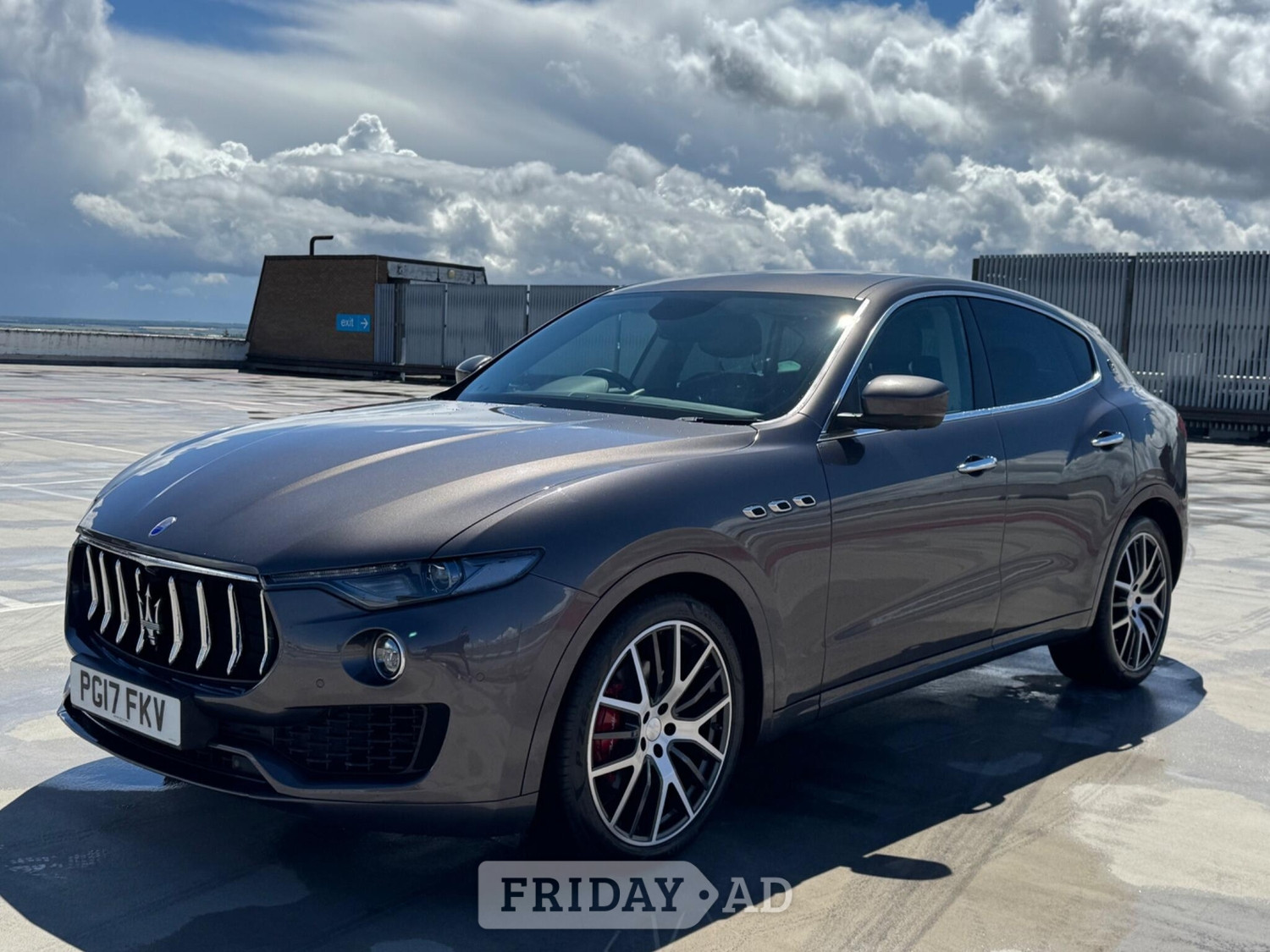 [ berth ]Maserati Levante