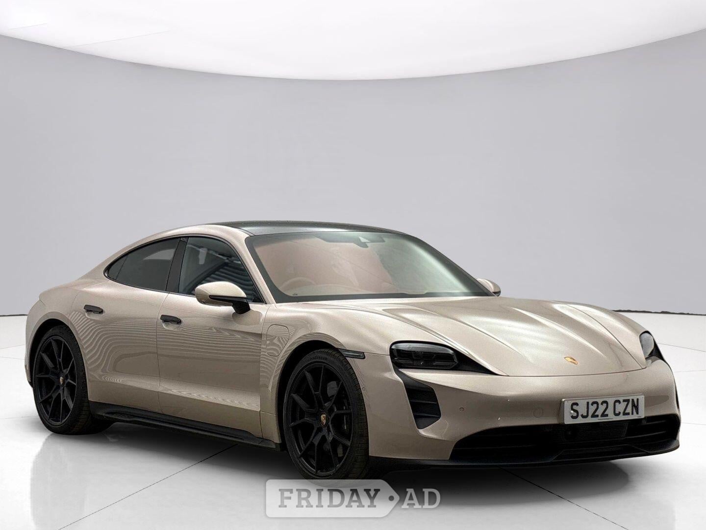Porsche Taycan 2022 in Ely