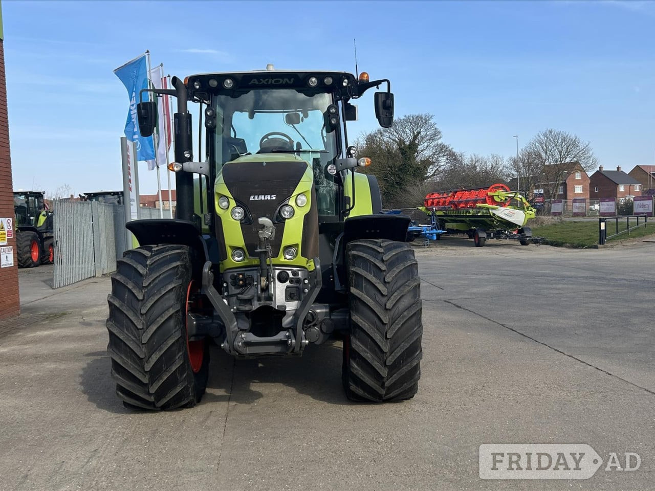 [ berth ]Claas AXION 830