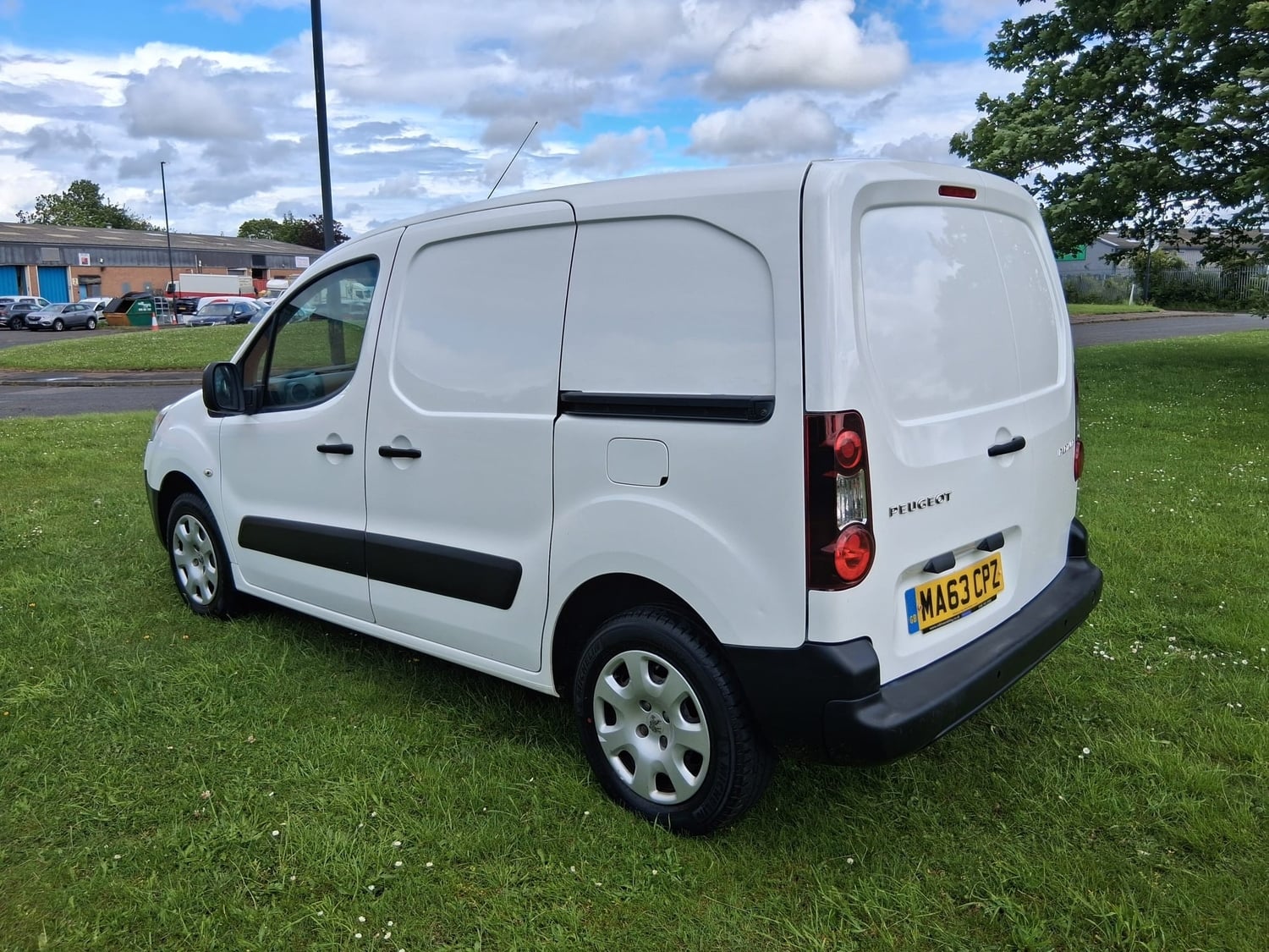 [ berth ]Peugeot Partner
