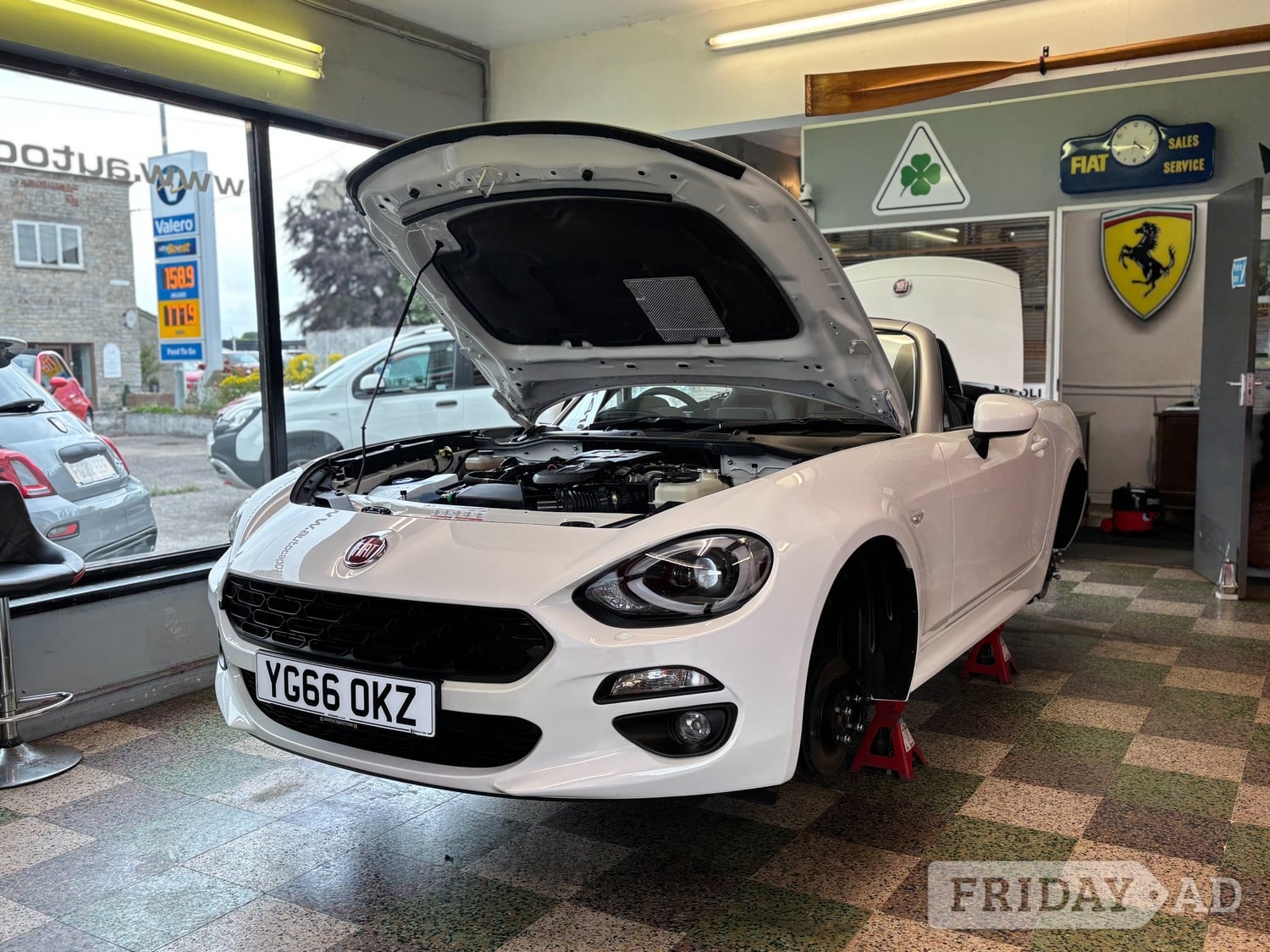 Fiat 124 2016 in Yeovil