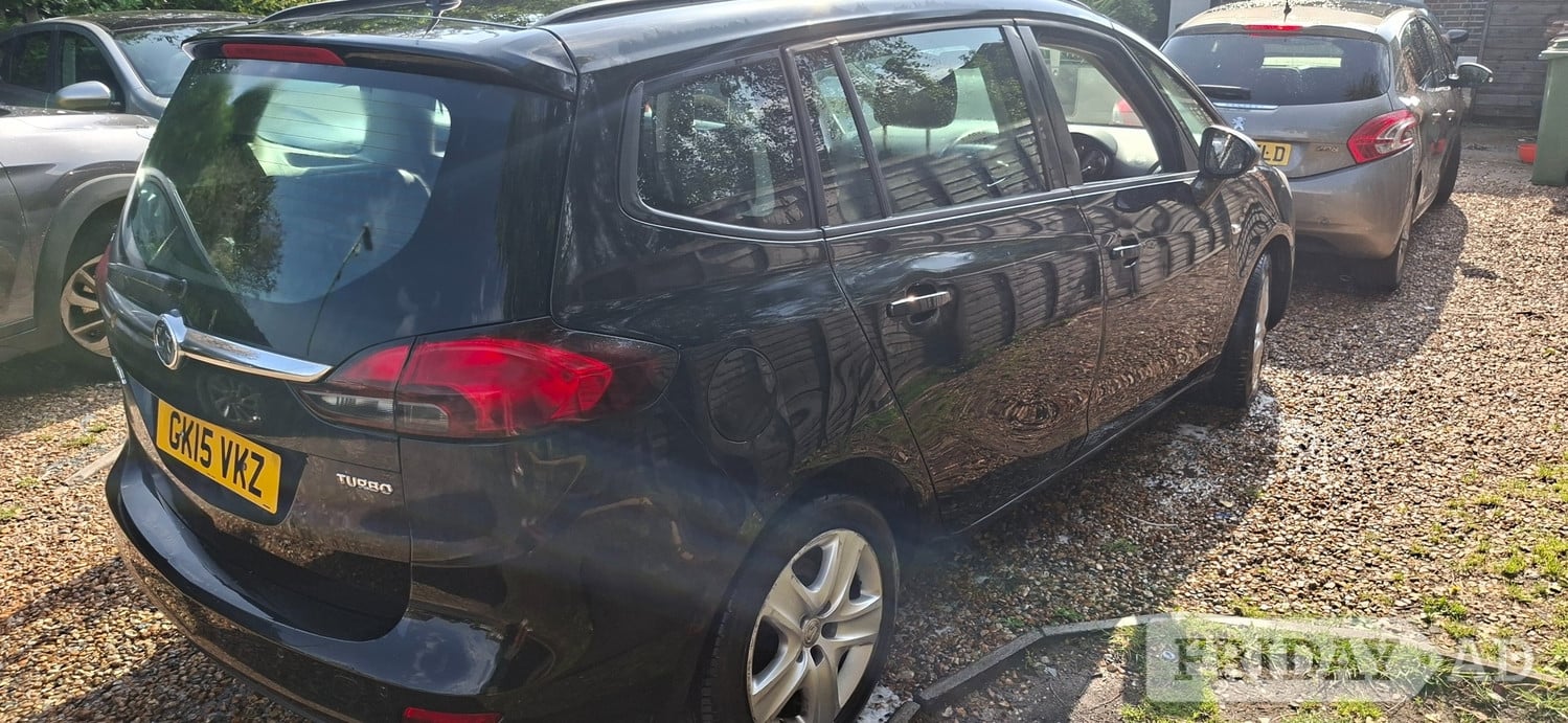 Vauxhall Zafira Tourer 2015 - Cars in Sutton