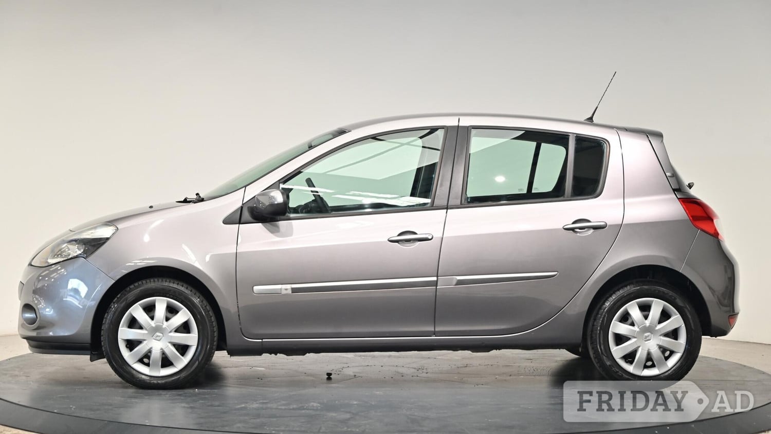 [ berth ]Renault Clio