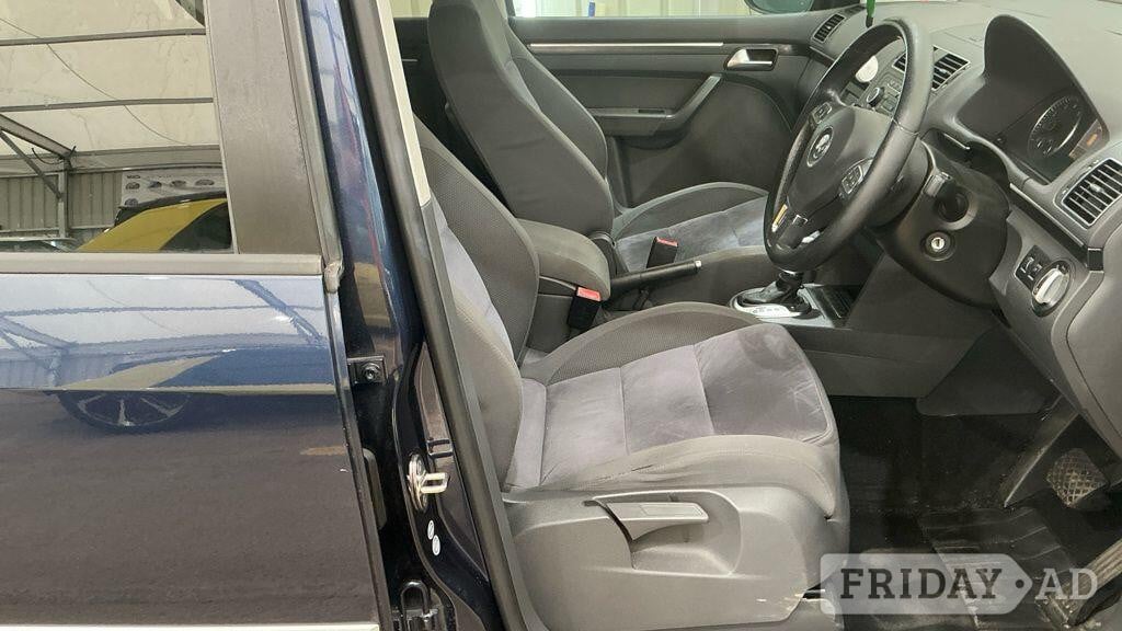 Volkswagen Touran 2023 - Cars in Bristol