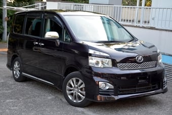 Toyota Voxy 2012