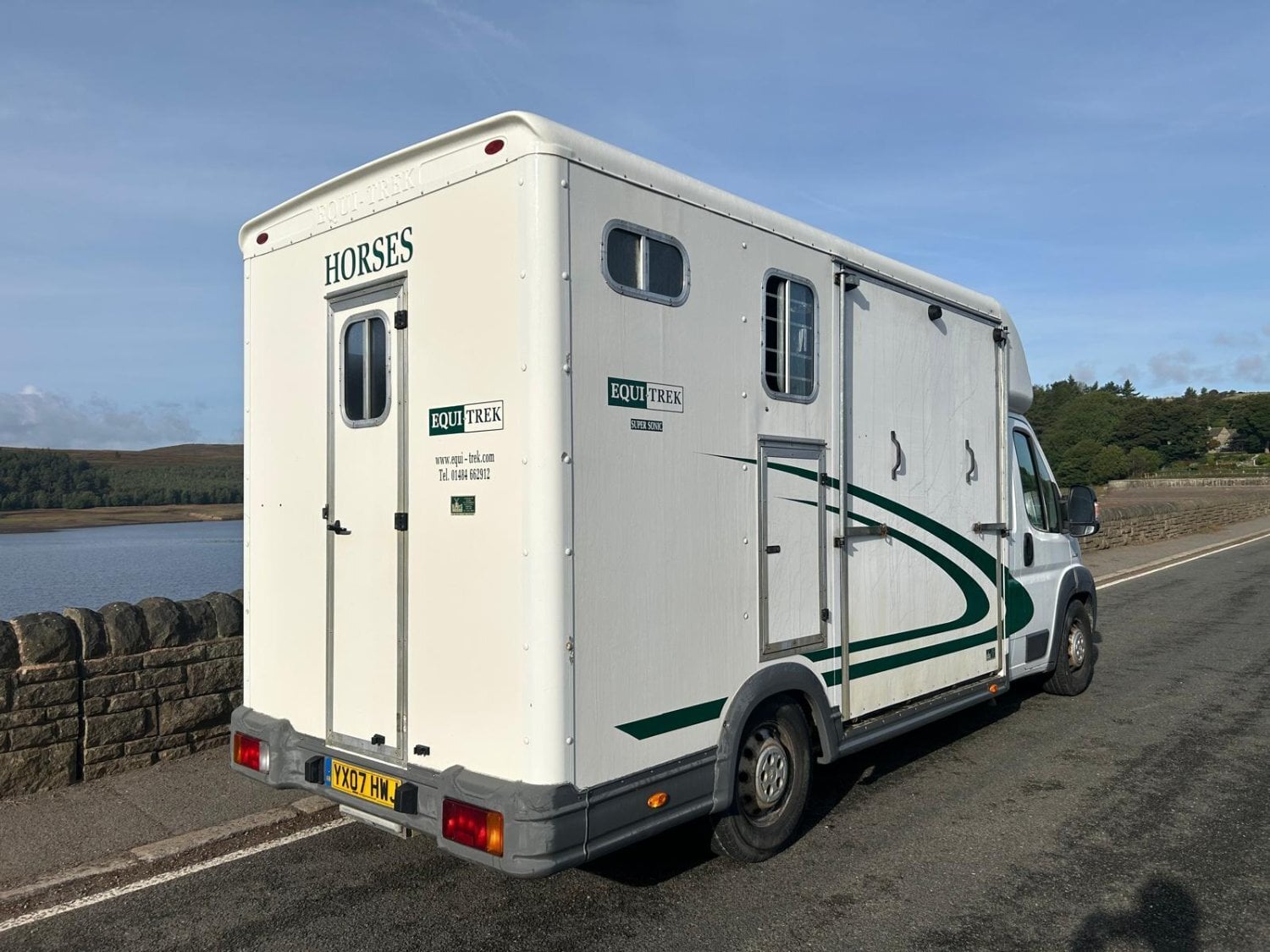 Equi-Trek Super Sonic 4005kg Peugeot Horsebox - Trailers & Horseboxes