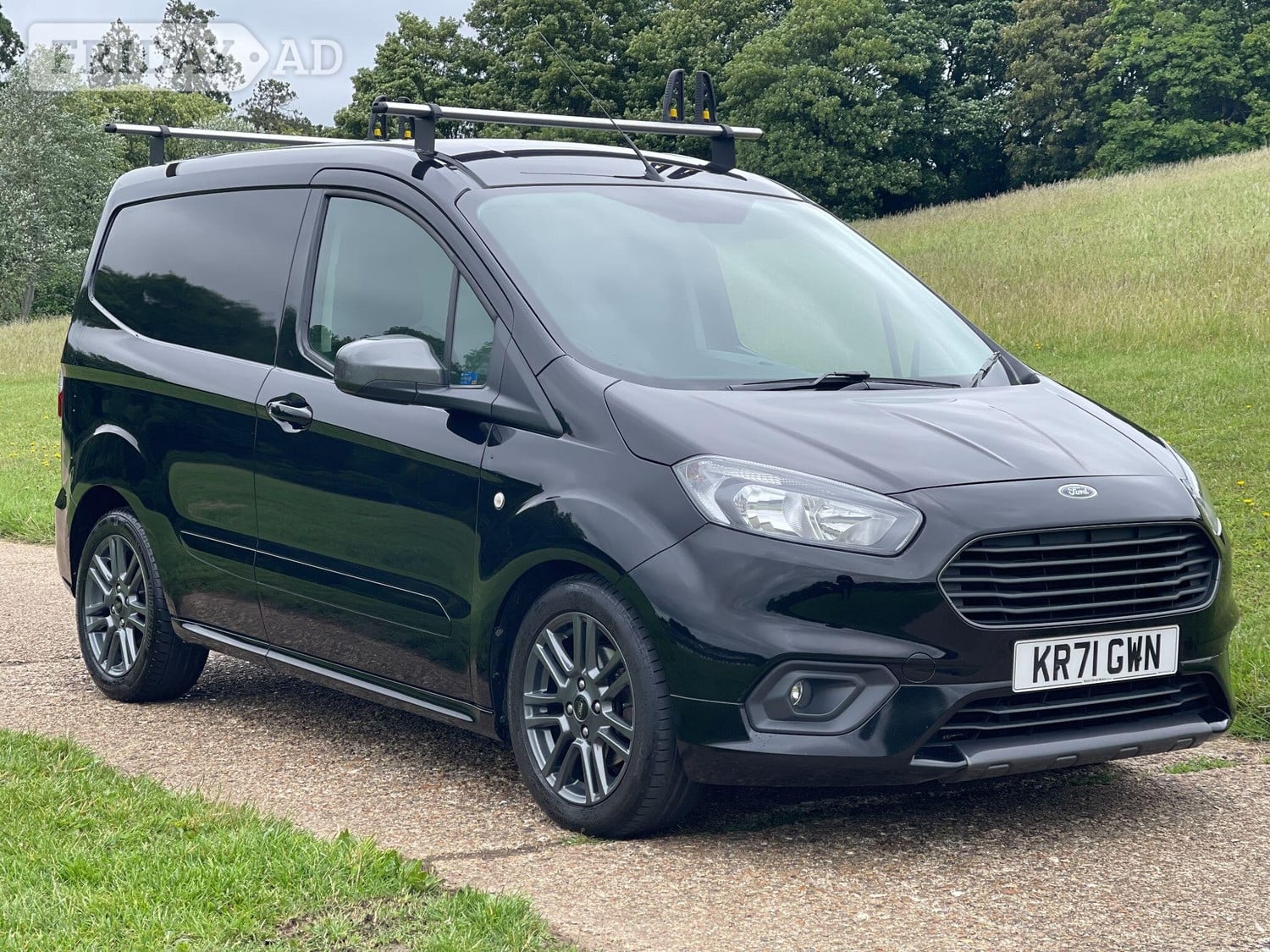 [ berth ]Ford Transit Courier