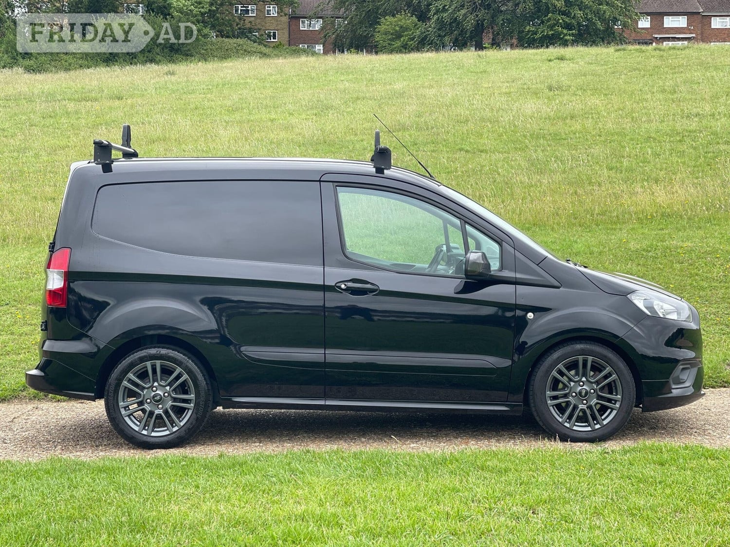 Ford Transit Courier 2021 - Vans & Commercial Vehicles in Hemel Hempstead
