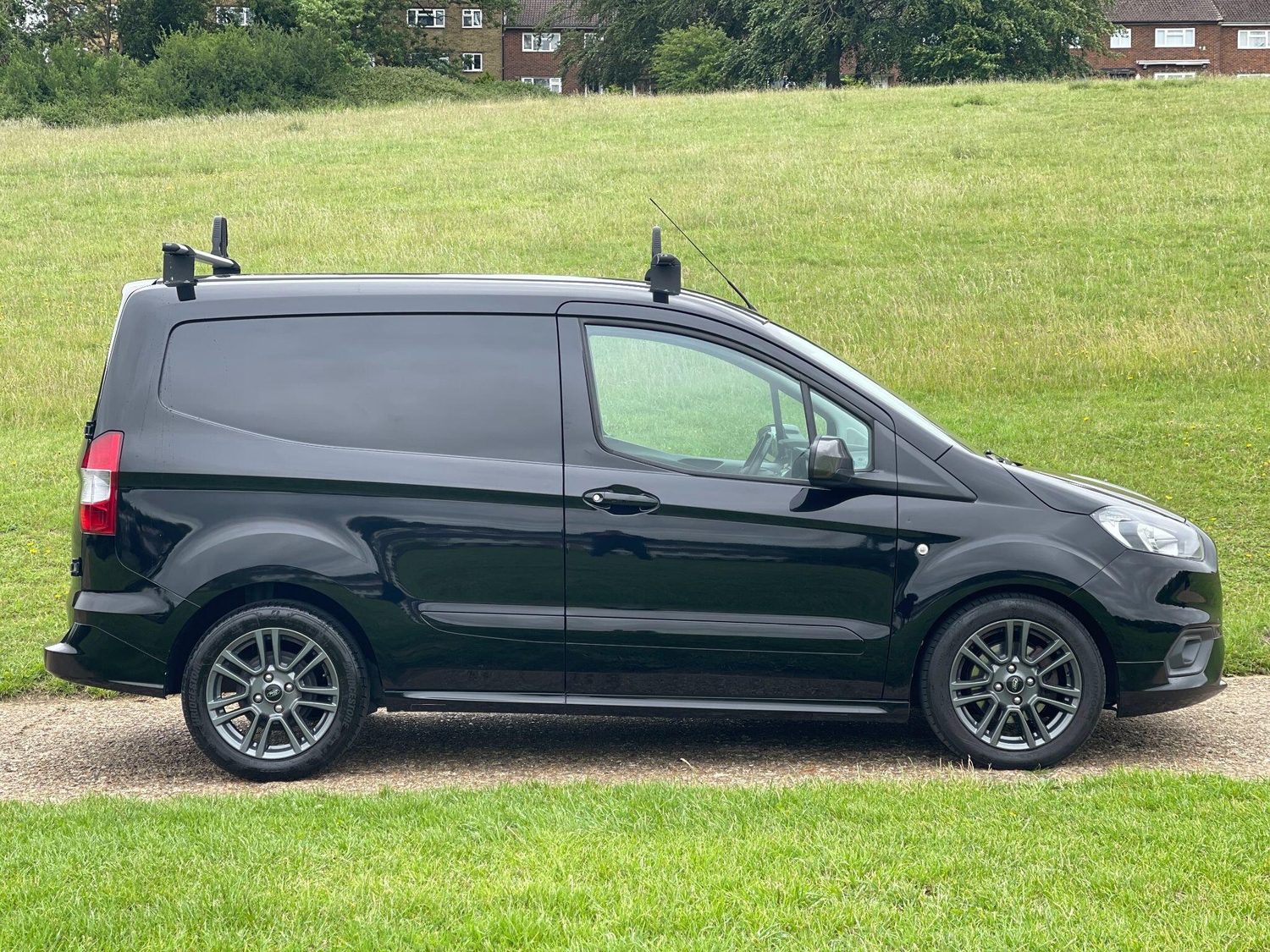 Ford Transit Courier 2021 - Vans & Commercial Vehicles in Hemel Hempstead