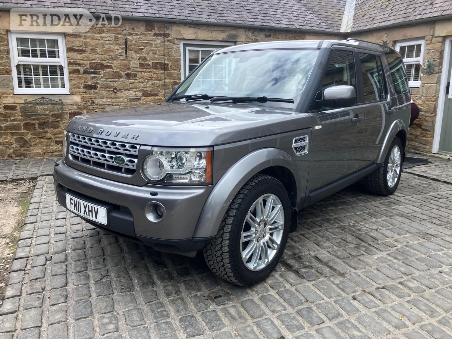 Land Rover Discovery 4 2011 in Durham