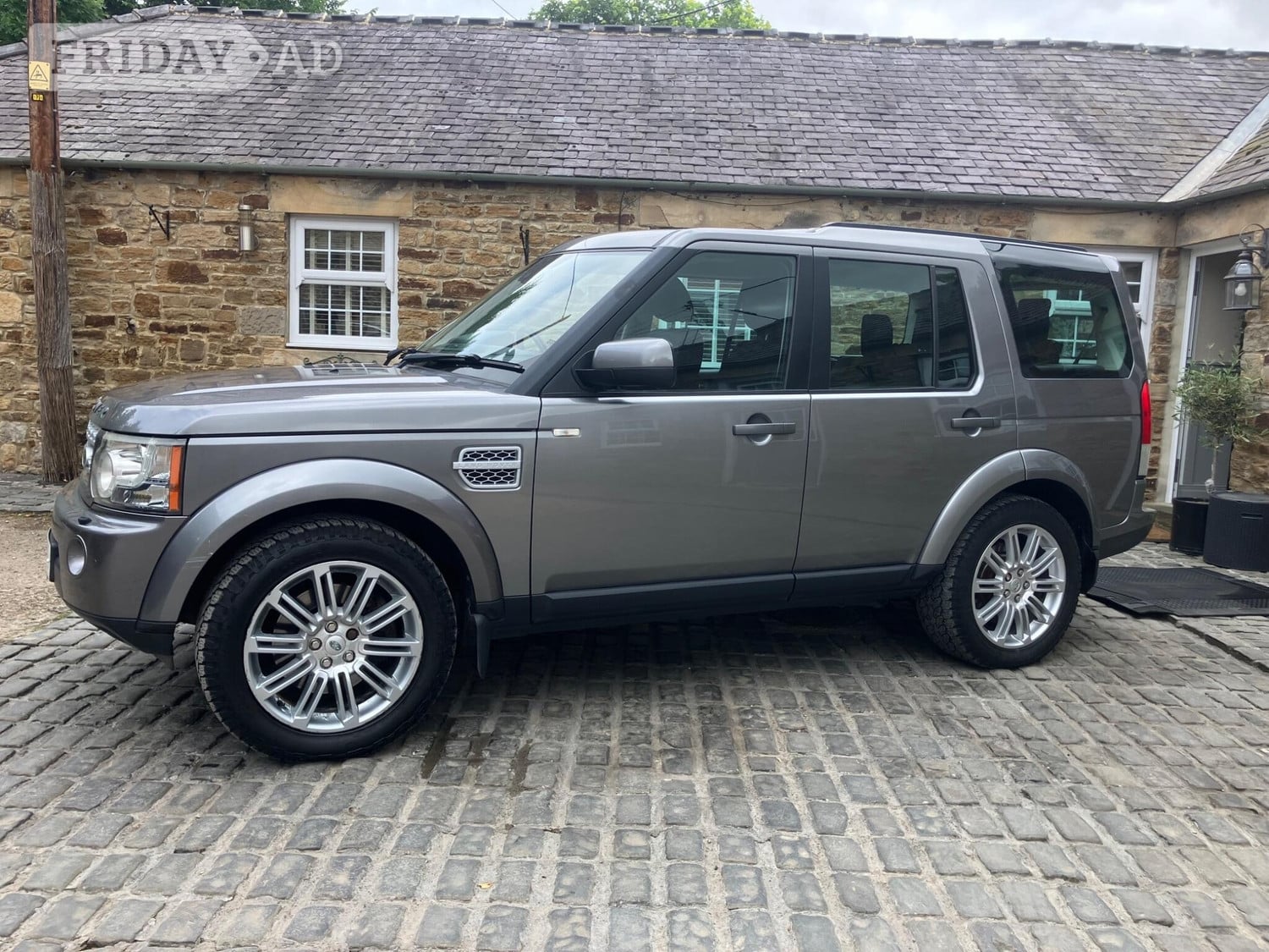 Land Rover Discovery 4 Durham
