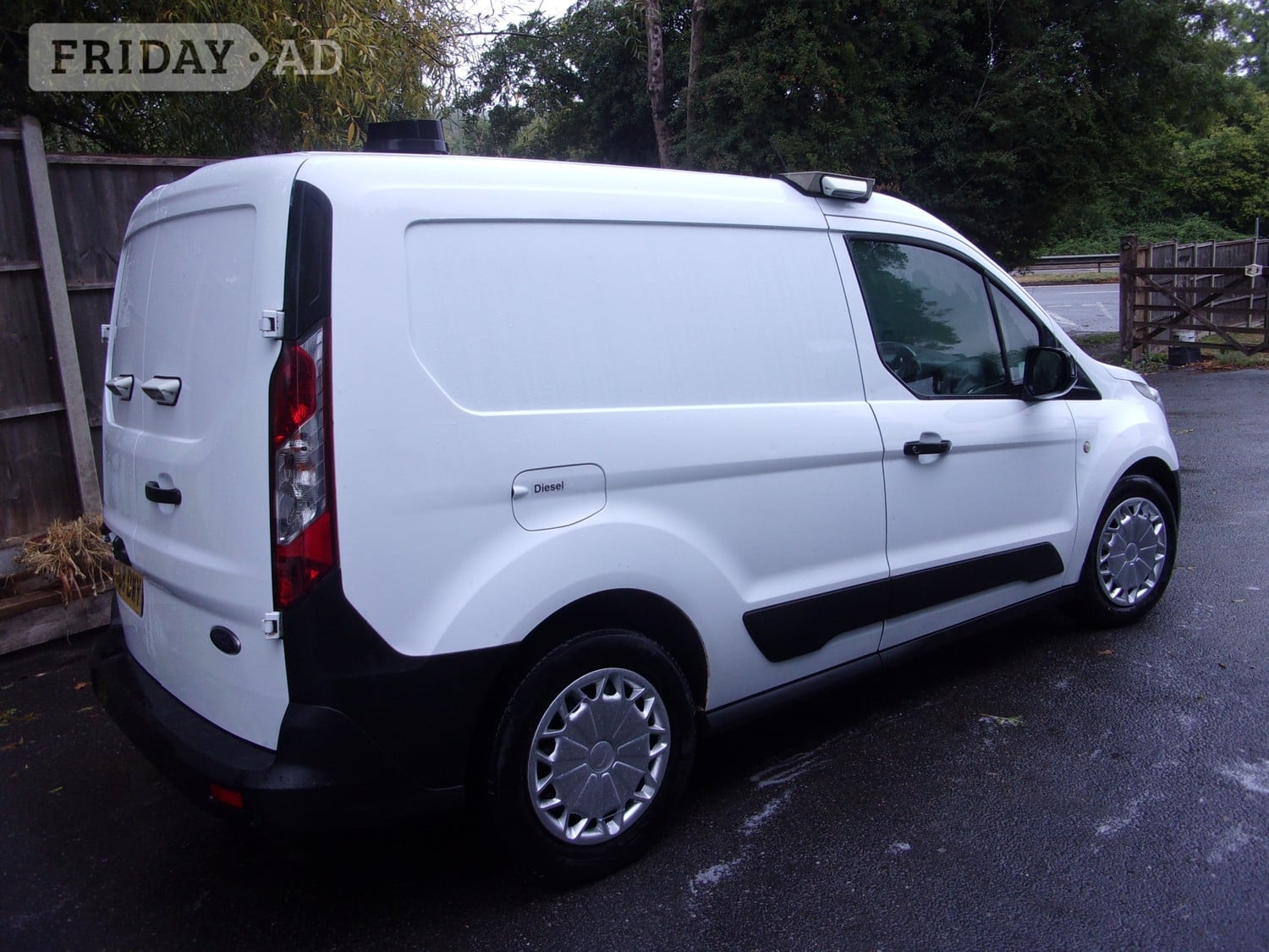 [ berth ]Ford Transit Connect