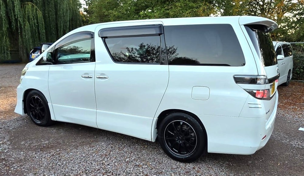 Toyota Vellfire 2012 - Cars