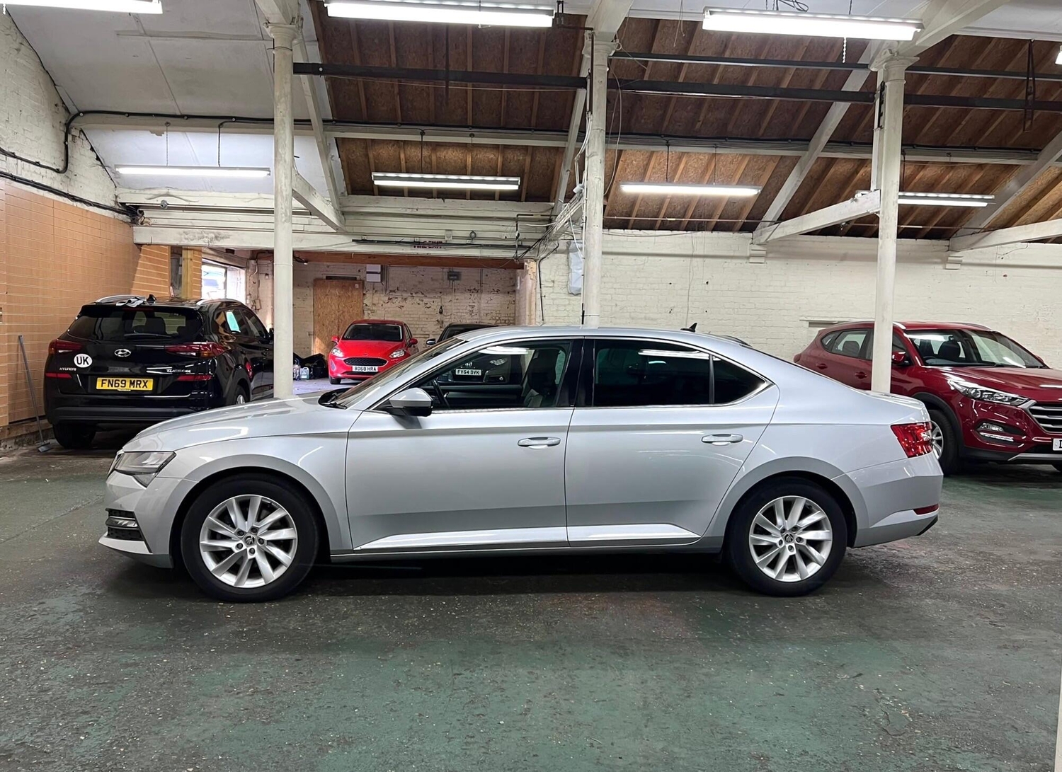 Skoda Superb 2020 - Cars