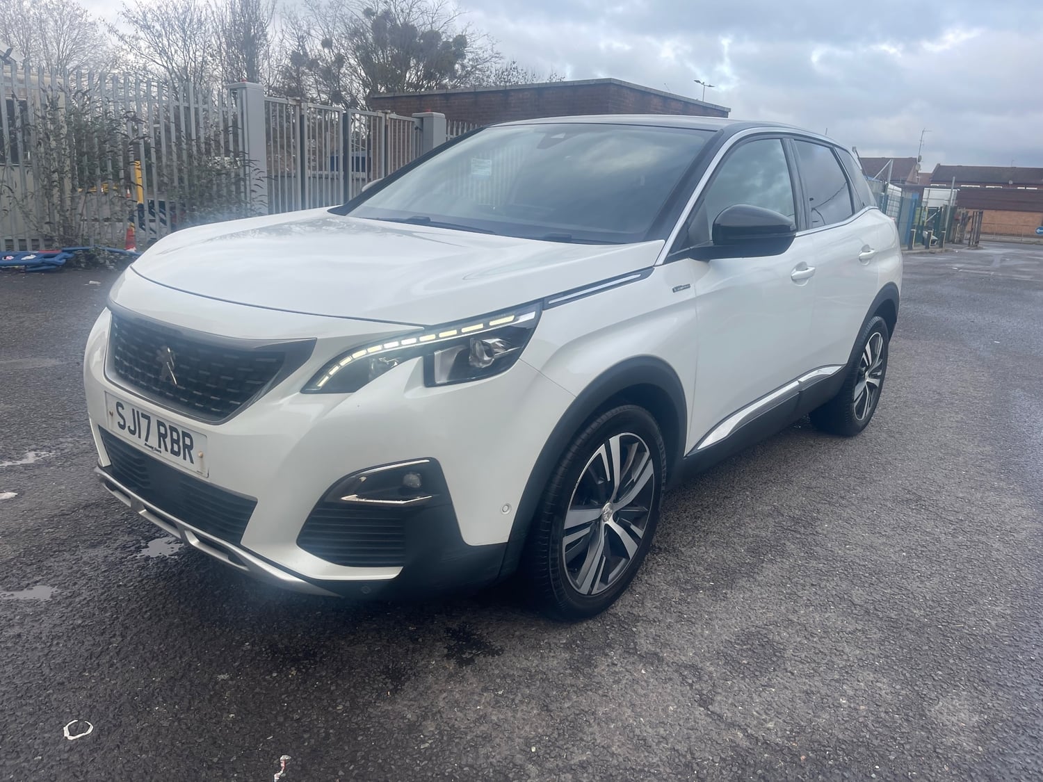 Peugeot 3008 2017 - Cars in Slough
