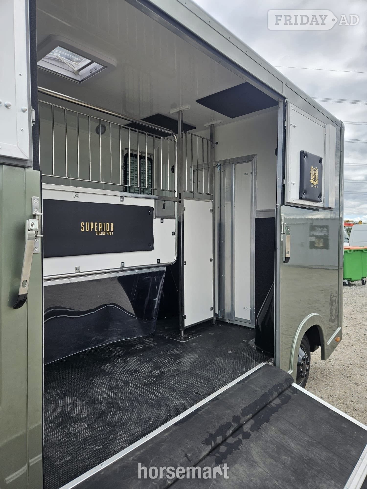 Superior Pro Stallion X RENUALT MASTER 3.5T SUPERIOR STALLION PRO X  Horsebox - Trailers & Horseboxes