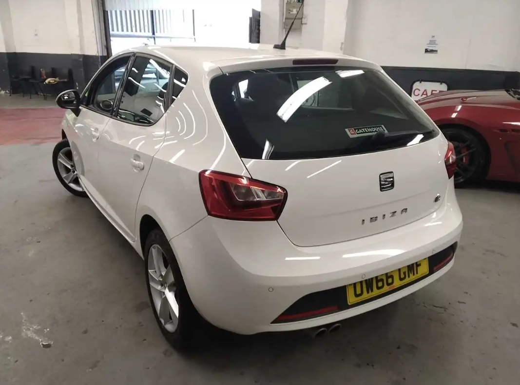 [ berth ]SEAT Ibiza