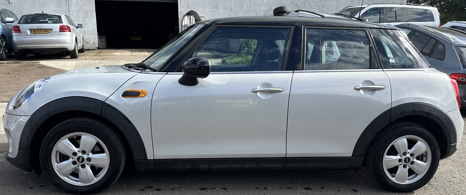 Mini Hatch 2017 - Cars