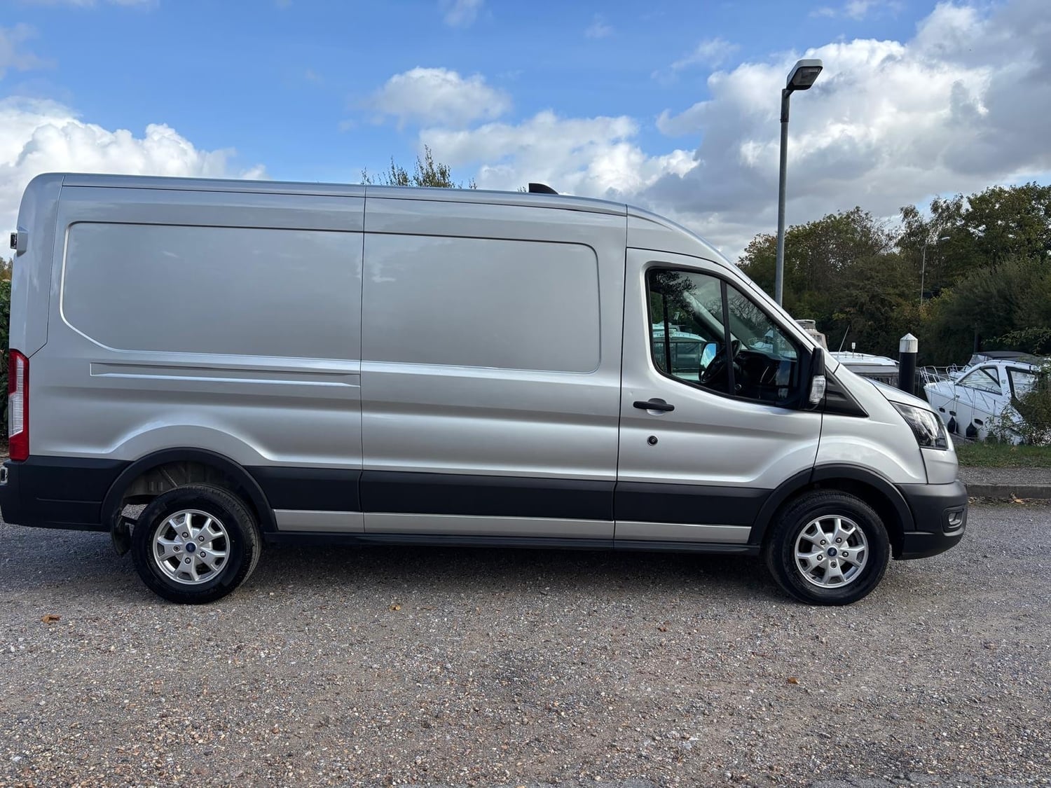[ berth ]Ford Transit