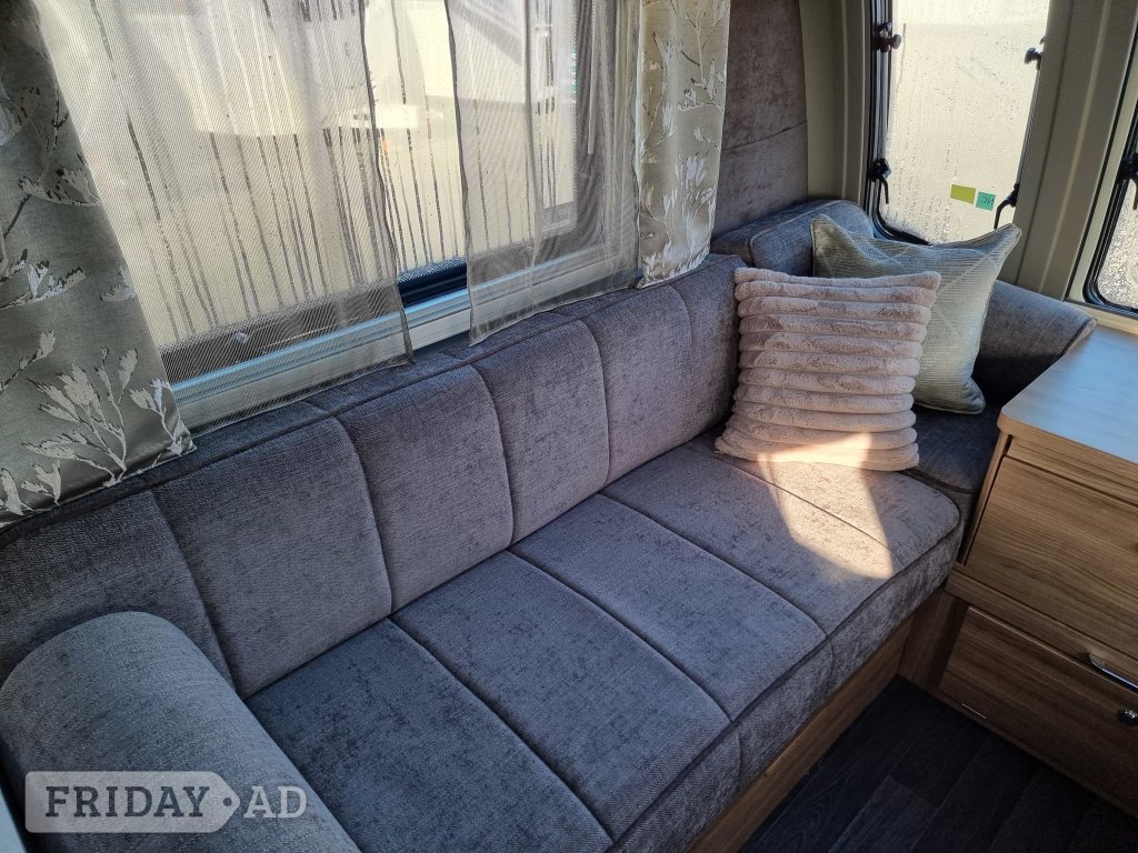 [2 berth ]Bailey Unicorn Deluxe Seville