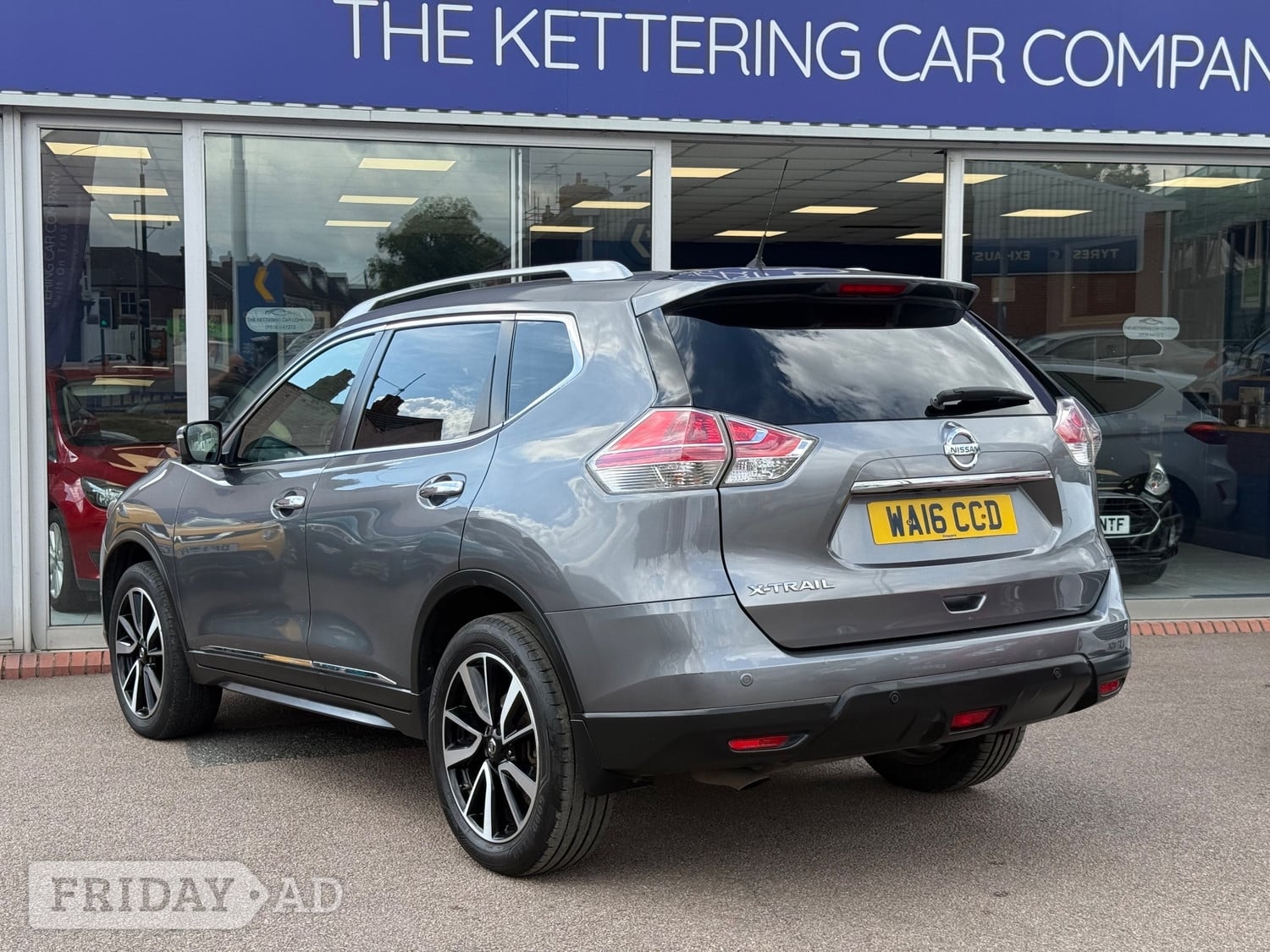 Nissan X-Trail 2016 - Cars in Kettering