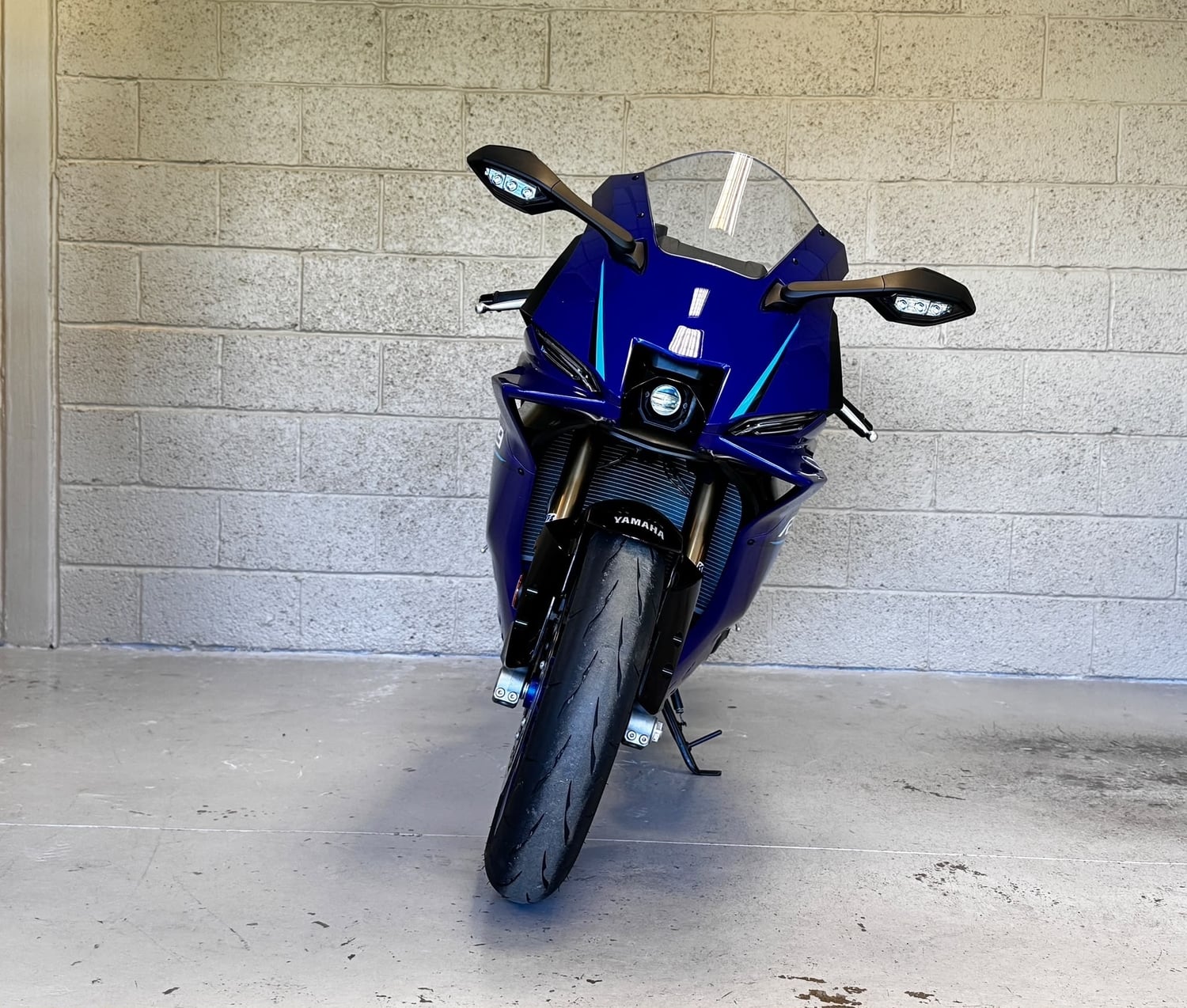[ berth ]Yamaha R9