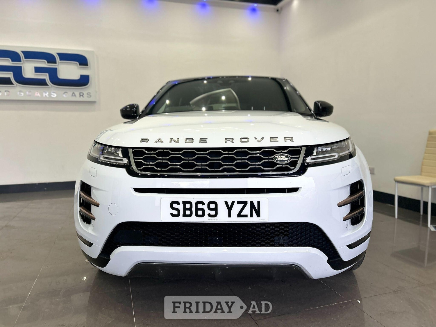 [ berth ]Land Rover Range Rover Evoque
