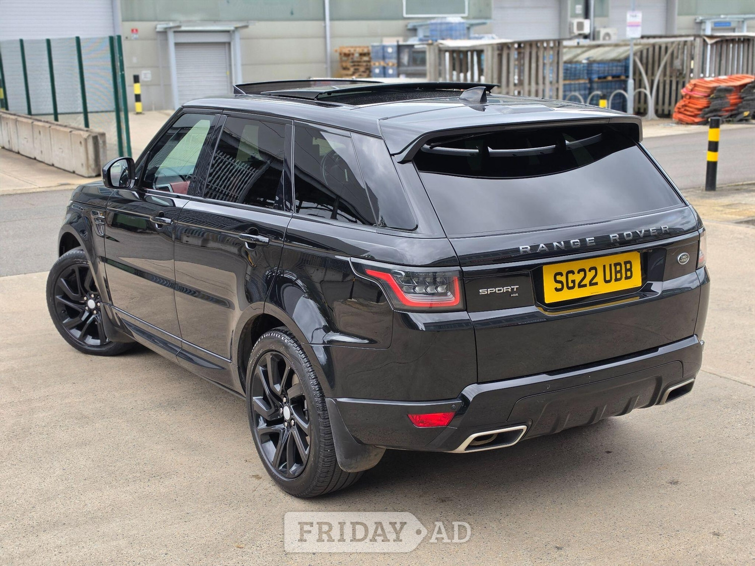 [ berth ]Land Rover Range Rover Sport