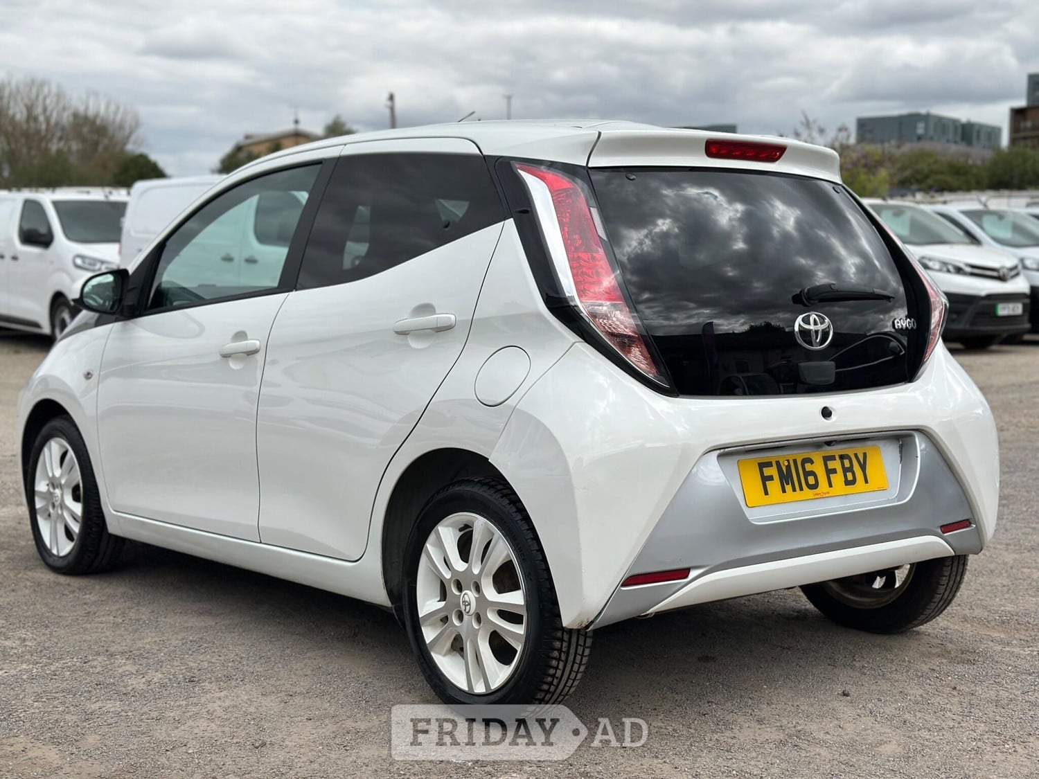 Toyota Aygo 2016 - Cars