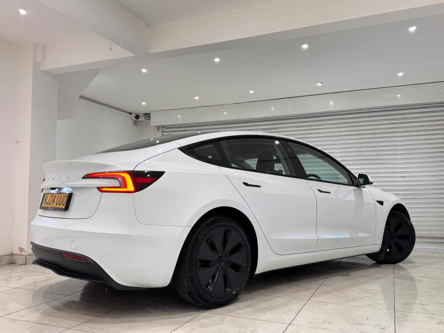 [ berth ]Tesla Model 3