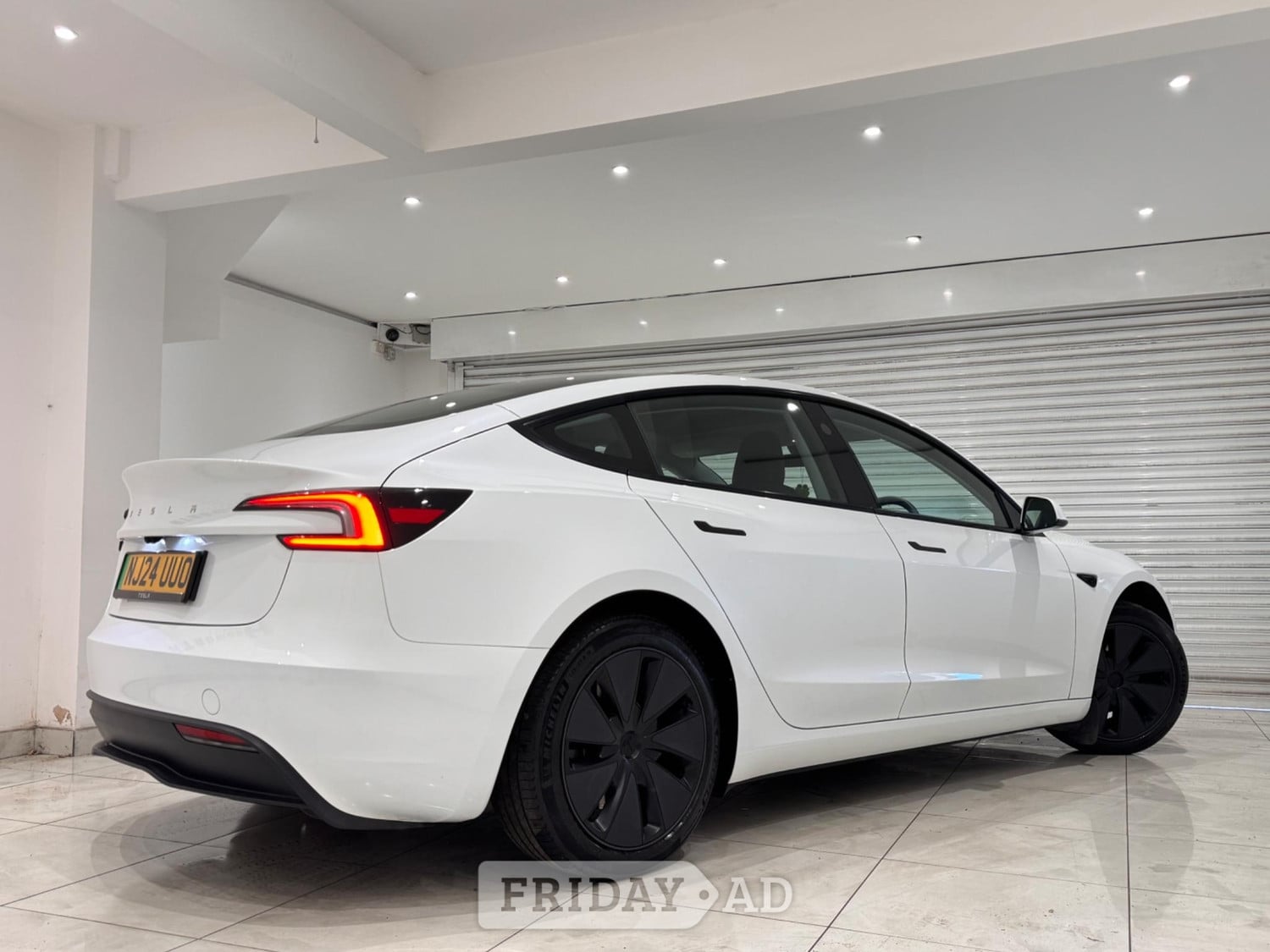 [ berth ]Tesla Model 3