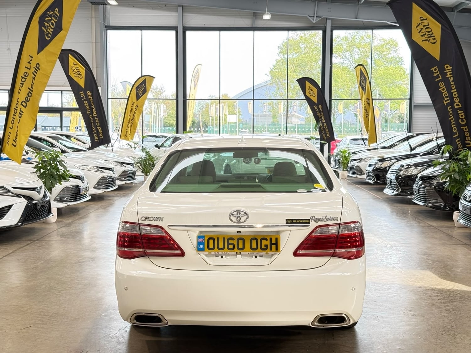 Toyota Crown 2010 - Cars in Reading