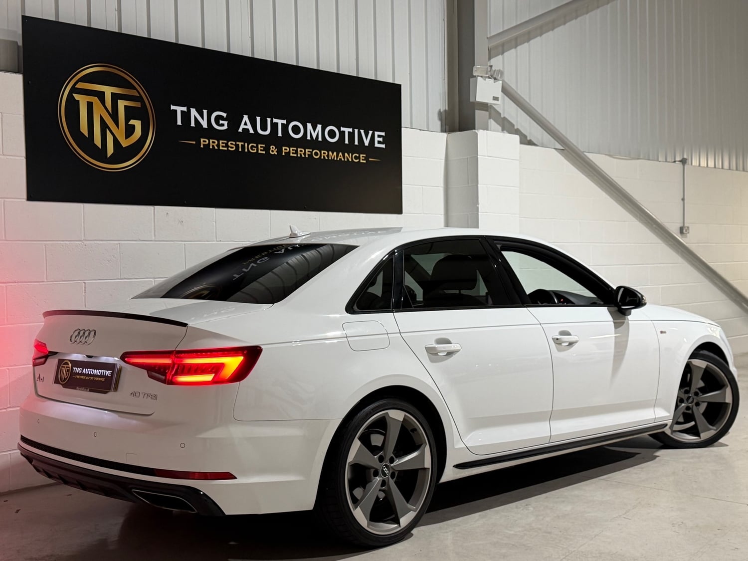 Audi A4 2019 - Cars