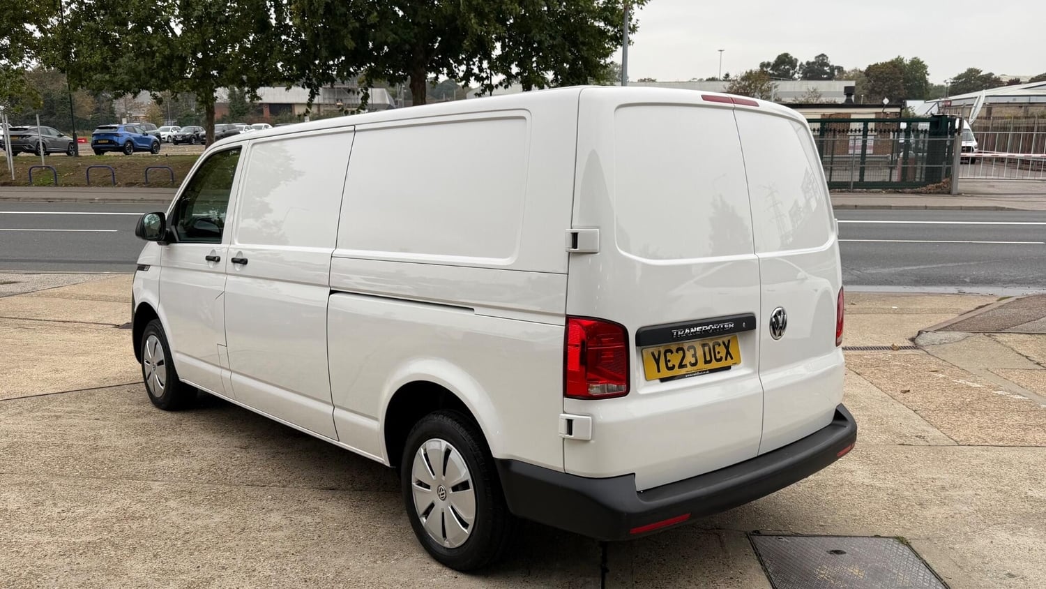 Volkswagen Transporter 2023 - Vans & Commercial Vehicles