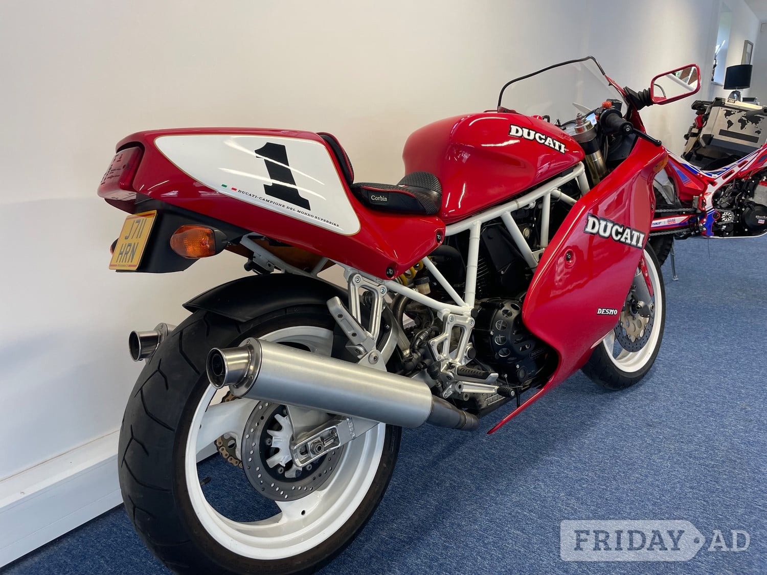 [ berth ]Ducati 900