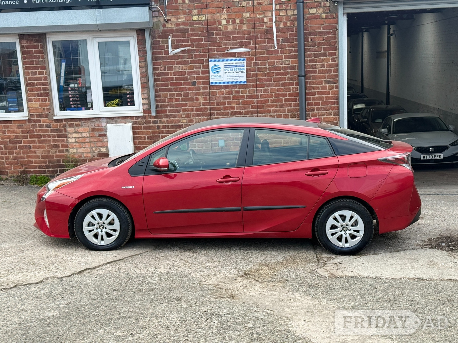Toyota Prius 2016 - Cars in Preston