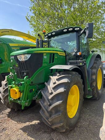 John Deere 6R 215 (2025) Tractor
