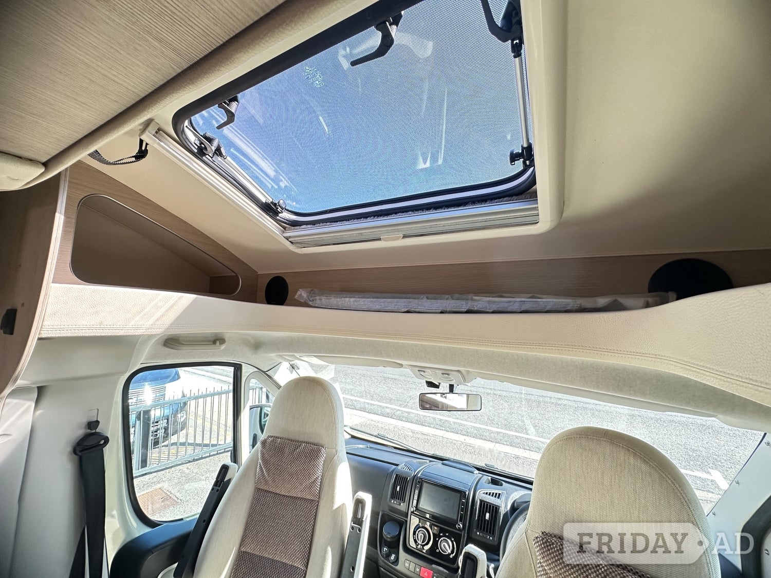 Burstner Ixeo Time IT 586 2014 - Motorhomes & Caravans