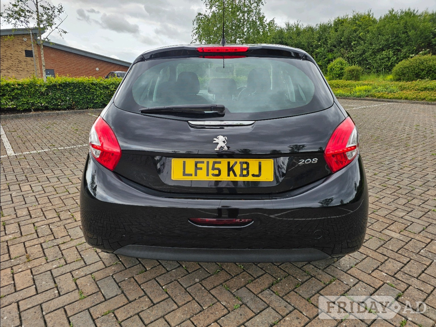[ berth ]Peugeot 208