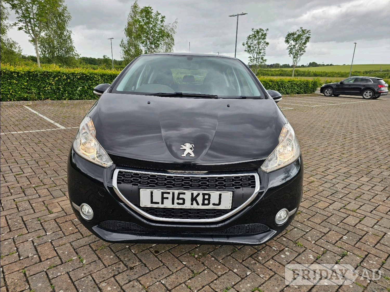 Peugeot 208 2015 - Cars in Andover