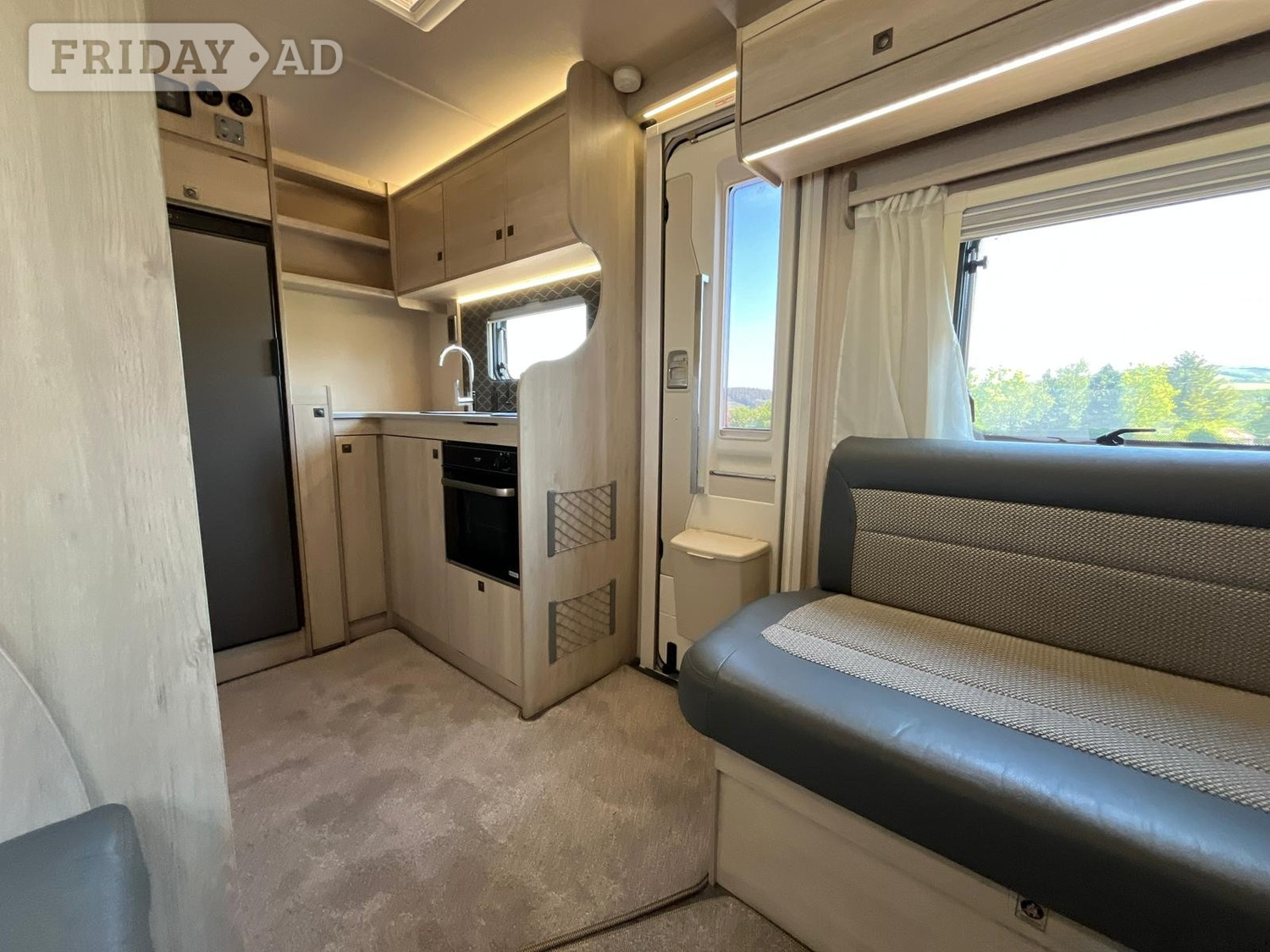 Auto-Trail F-Line F62 2023 - Motorhomes & Caravans