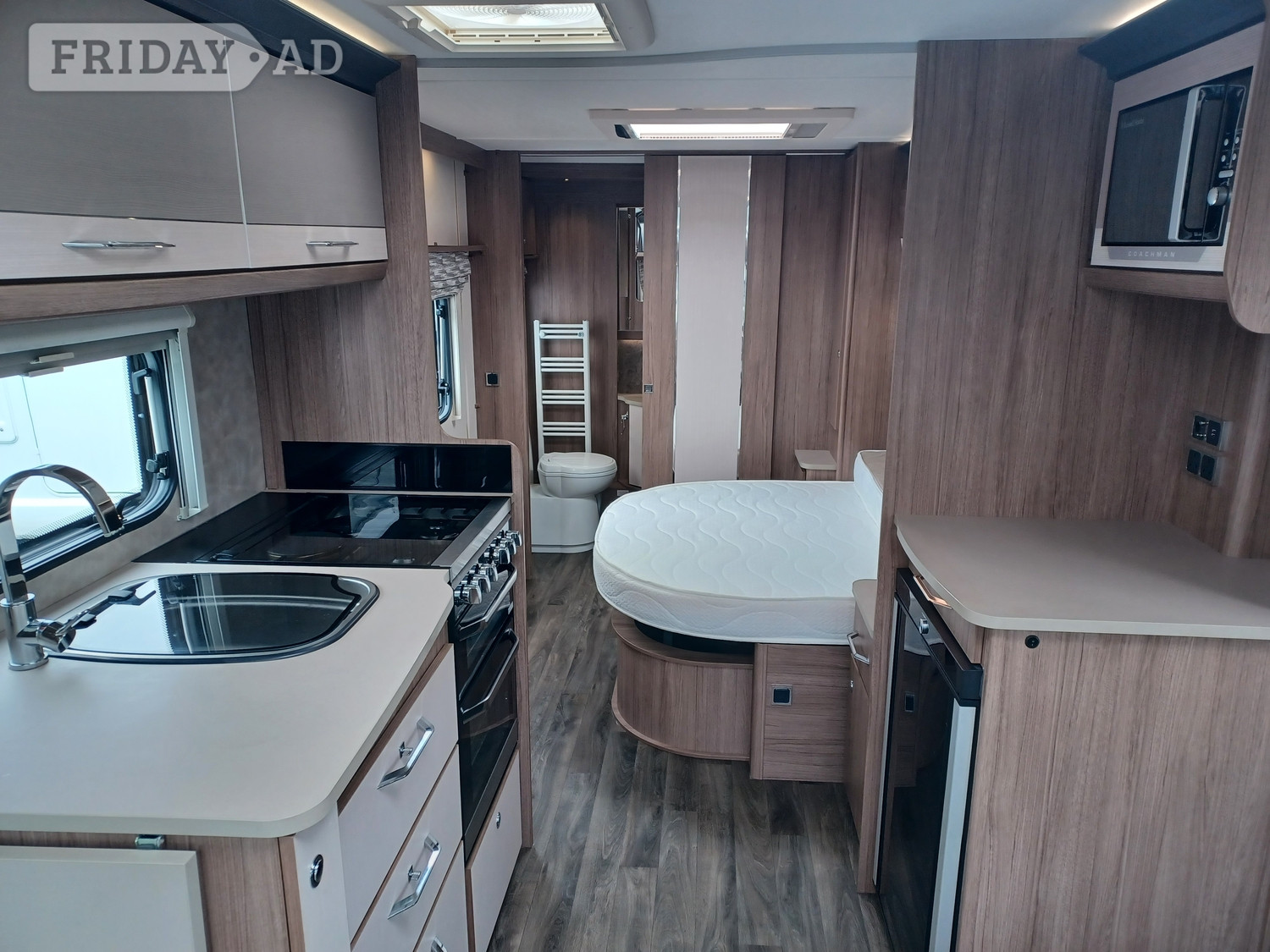 [4 berth ]Coachman VIP 575